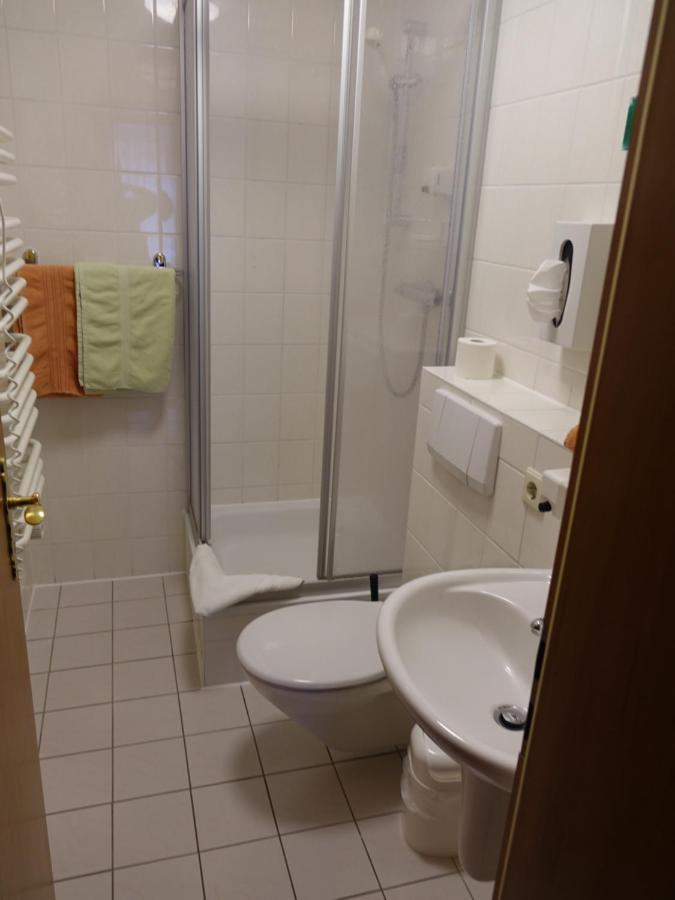 Adler-Hotel Delitzsch Kültér fotó